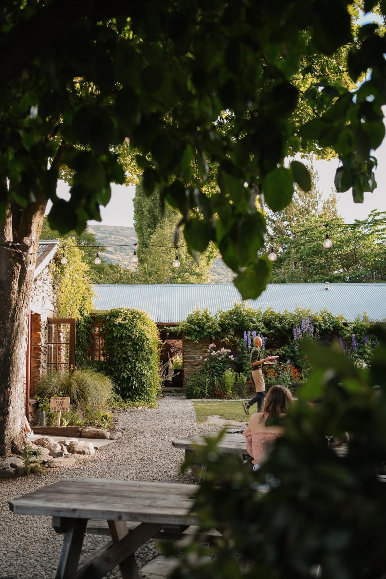 Cardrona Hotel Exterior photo