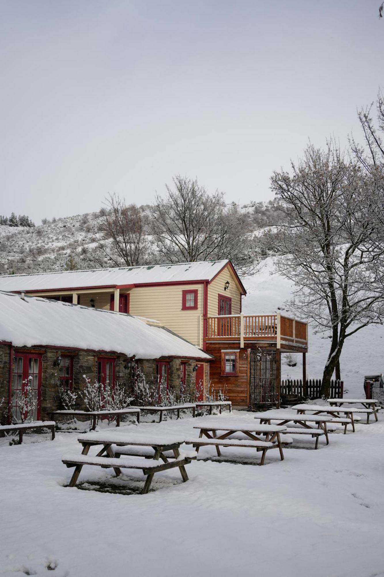 Cardrona Hotel Exterior photo